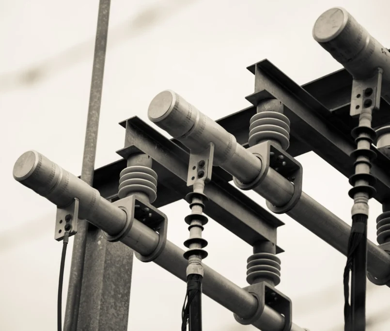 Nowoczesna aparatura i izolatory stacji transformatorowej jako element bezpiecznej sieci elektroenergetycznej